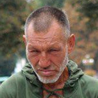 Бомж на фото 🧔‍♀️ — Telegram Bot {{ $bot->code }}