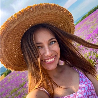 Логотип телеграм канала @a_cassiopeiae — Даша - ваш гид в Крыму ❤️