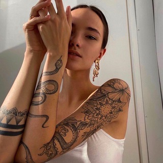 Логотип телеграм канала @aesthyou — селфхарм азия