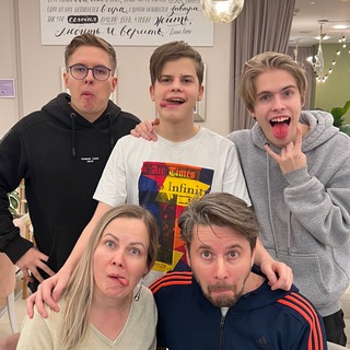 Логотип телеграм канала @alenatuturina_family — Семья Alenatuturina