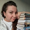 Логотип телеграм канала @alenushka_tcvetkova — Аленушка про сказки 📚 ✨