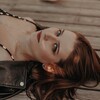Логотип телеграм канала @alexandra_tro_style — «Саша, где купить?»
