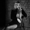 Логотип телеграм канала @alexandrashalashova — в праздничном и алом