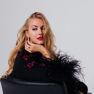 Логотип телеграм канала @alisa_prostakova — Lisinwonderland