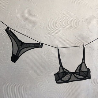 Логотип телеграм канала @alisapaw — Ассортимент одежды (бельё, аксессуары) ✨