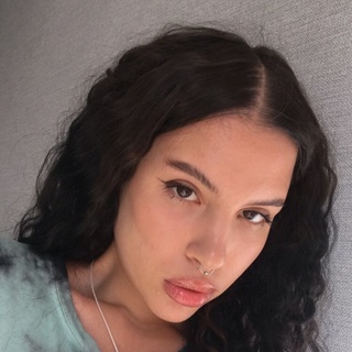 Логотип телеграм канала @alissluvvv — Alicemoon
