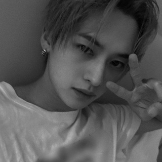 Логотип телеграм канала @amnyamyamy — snowy lilac branches