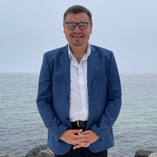 Логотип телеграм канала @andreybakalaonline — Андрій Бакала Online