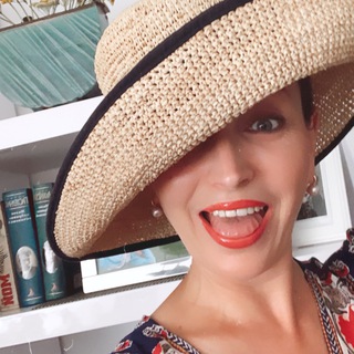 Логотип телеграм канала @anna_jahier — Франция и Италия • туры, еда, жизнь