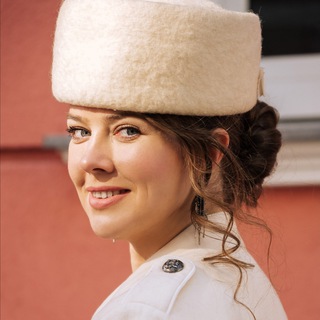 Логотип телеграм канала @anniberg_rozenberg — Блог-салон Анни Берг⚜️