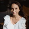Логотип телеграм канала @arinarazvoditrukami — Арина Разводит Руками 🤷🏻‍♀️