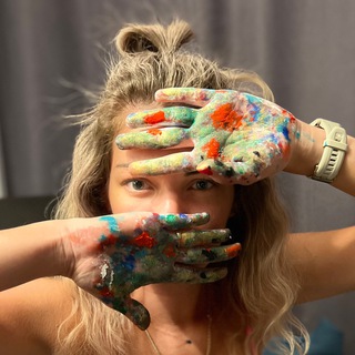 Логотип телеграм канала @art_therapy_inesska — Инесскин арт-винишник 🧑‍🎨 🎨