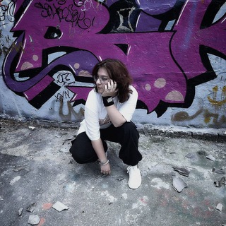 Логотип телеграм канала @augustsenpai — 𝕬𝖀𝕲𝖀𝕾𝕿⚪||先輩🔴