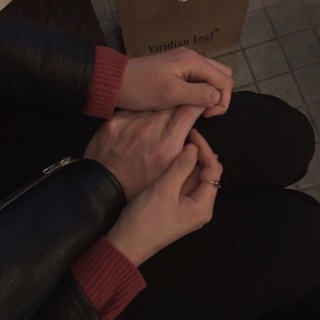Логотип телеграм канала @aveichrugu — память в твоих глазах.