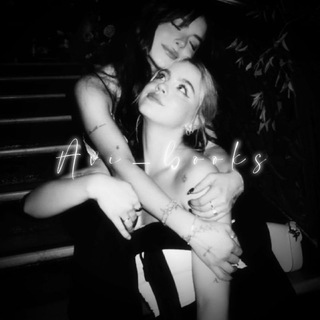 Логотип телеграм канала @avi_books — ‧ ₊˚ ♡𝙖𝙫𝙞_𝙗𝙤𝙤𝙠𝙨☾ ⋆*･°