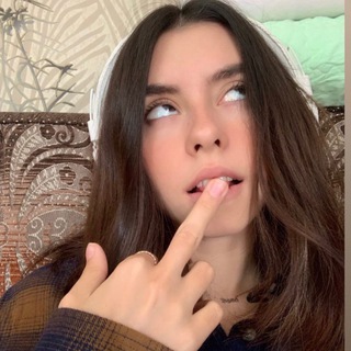 Логотип телеграм канала @babydori — малышка Дора