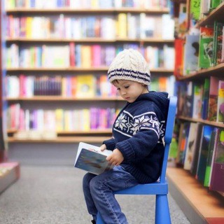 Логотип телеграм канала @babyenglishbooks — English Books for kids 🧑‍🦰👧