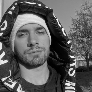 Логотип телеграм канала @bafyh — ـالمصمم|عـــزوز < گآسٌبٌرً 💛👑