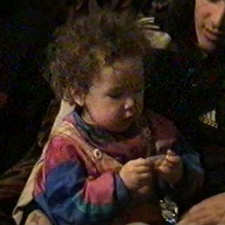 Telegram арнасының логотипі balgynnie — honey, яғни бал