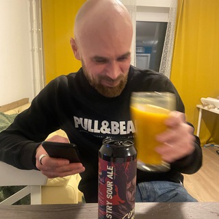 Логотип телеграм канала @beer_with_ivan — Пиво с Ваньком