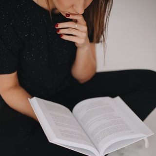 Логотип телеграм канала @belei_books — Ценность слов