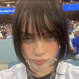 Логотип телеграм канала @billie_eilish_18 — Billie Eilish