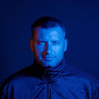 Логотип телеграм канала @birzhevoy_monarkh7 — Антон Косматов 👾 Алготрейдинг