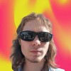 Логотип телеграм канала @bizmoves — на движениях