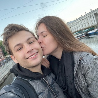 Логотип телеграм канала @bogdanov_dsgn — BOGDANOV 🧑🏻‍💻 смайлики на заказ