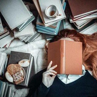 Логотип телеграм канала @booklya_17 — ЛитAbout