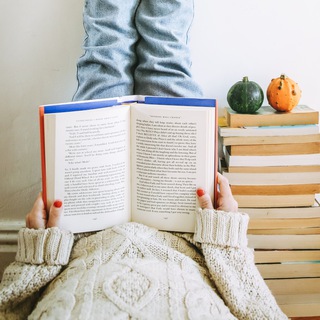 Логотип телеграм канала @books_in1breath — Книги на одном дыхании | Что почитать
