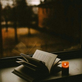 Логотип телеграм канала @bookshhhh — I love read books 📖📚