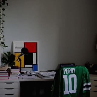 Логотип телеграм канала @box_out — коробку замело / никита петухов