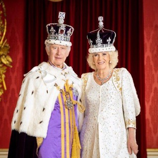 Логотип телеграм канала @britroyal_rus — Королевская семья Великобритании👑