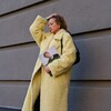 Логотип телеграм канала @carrie_not_bradshaw — Кэрри, но не Брэдшоу