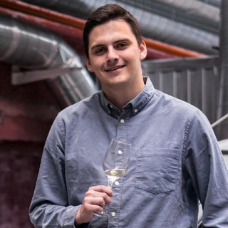 Логотип телеграм канала @charikovwine — Записки юного сомелье