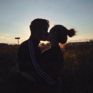 Логотип телеграм канала @chuvstvavdushe — б о л ь т в о е й д у ш и ❤️😞