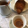 Логотип телеграм канала @coffeeandbulka — кофе с булкой 🥐