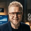 Логотип телеграм канала @dadclevel — Батя, я в C-Level. Влад Мухин.