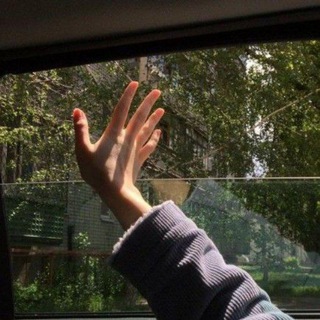 Логотип телеграм канала @dailyglazovaes — daily life лизы глазовой
