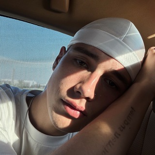 Логотип телеграм канала @danielwhigga — filmdaniel