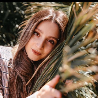 Логотип телеграм канала @dashakartye1 — даша картье слив курсов сам себе дизайнер