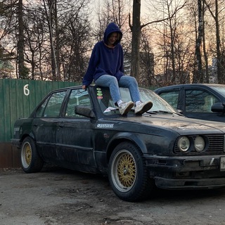 Логотип телеграм канала @dawiolii — because Dasha