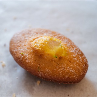 电报频道的标志 deliciousxia — 边走边吃的夏天