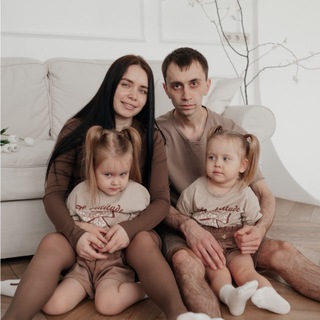 Логотип телеграм канала @demenka_a — Мама двойняшек👼🏻👼🏻
