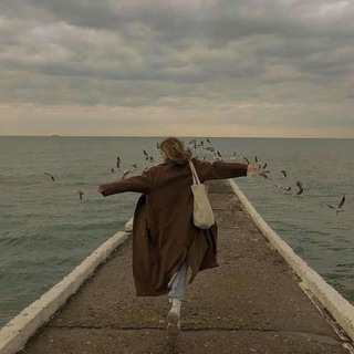 Логотип телеграм канала @devochki_20 — На связи Вика❤️