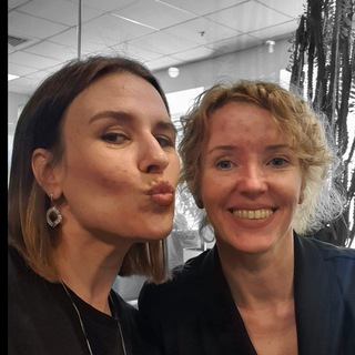 Логотип телеграм канала @devochki_na_wb — ТАНЯ И НАТАША на ВБ👩👩‍🦱