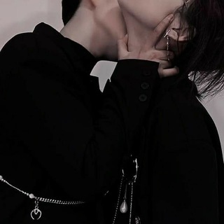 Логотип телеграм канала @diaryfive — 𝘏𝘢𝘳𝘨𝘳𝘦𝘢𝘷𝘦𝘴'𝘴 𝘧𝘢𝘮𝘪𝘭𝘺🪓
