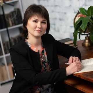 Логотип телеграм канала @dinakrasnoselskaya — Блог академического письма Дины Красносельской