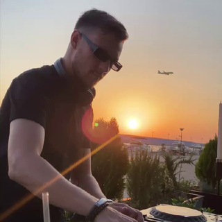 Логотип телеграм канала @djstem — Dj Stem ( #BONJORNODEEP ).
